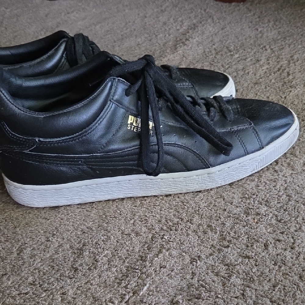 Puma Men's Black and White Sneakers